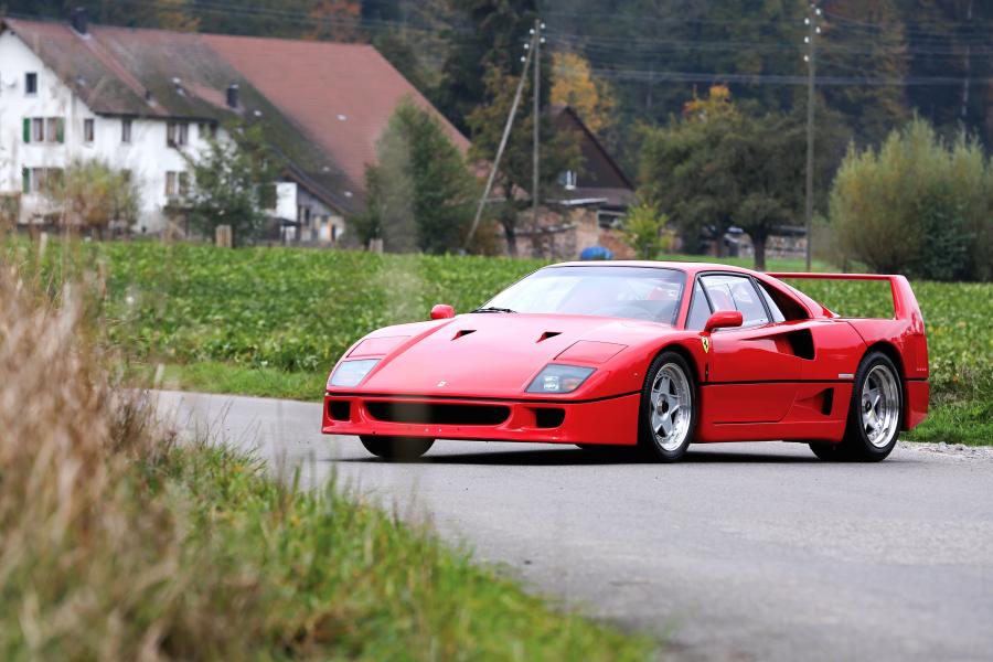 Ferrari F40 1987 года  (фото 1 из 127)